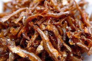 Cá cơm khô rang chua mặn ngọt