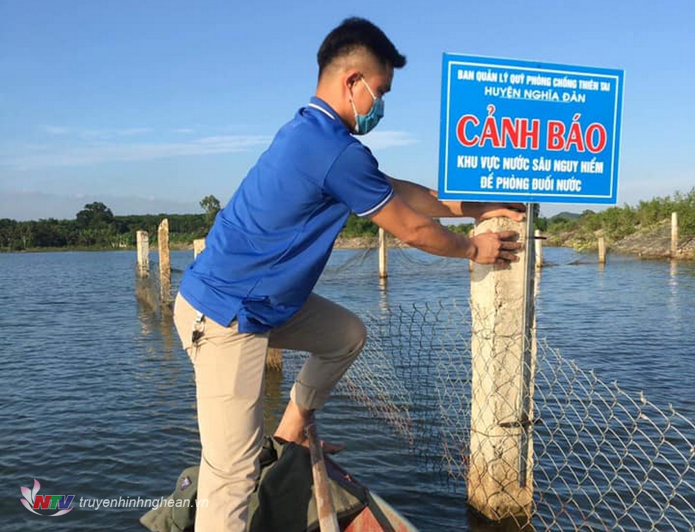 bảng cảnh báo đuối nước