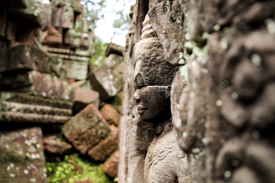 giếng cổ hoang tàn rêu phong