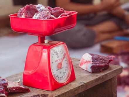 Mẹo hay: Bảo quản thịt tươi ngon trong tủ lạnh không lo bị khô