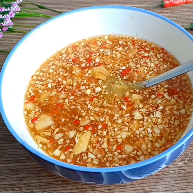 chén nước mắm gừng ớt