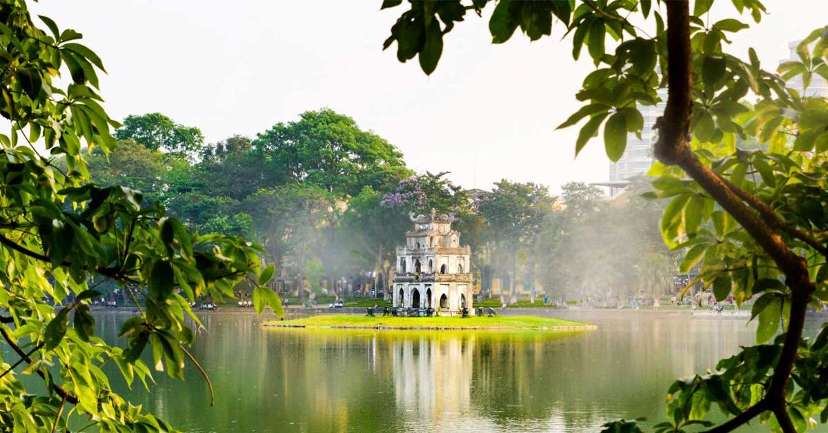 Hồ Gươm buổi sáng sớm