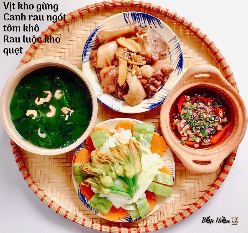 mâm cơm kho quẹt rau luộc