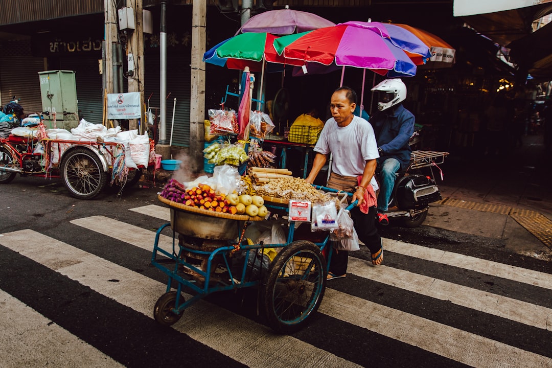 người gánh hàng rong