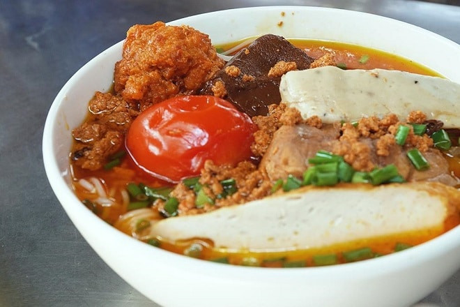 nồi bún riêu hoàn chỉnh