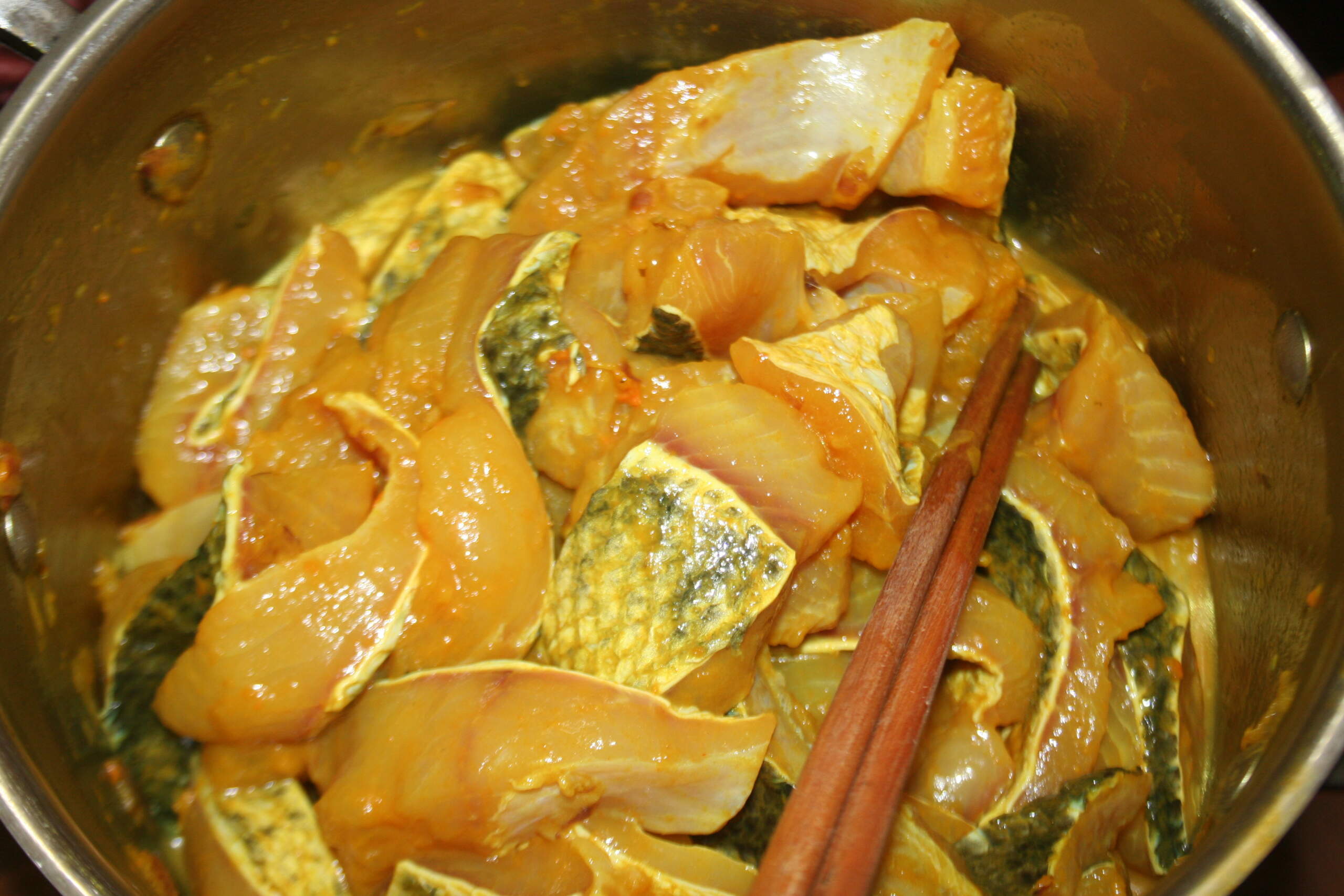 sơ chế tôm và ướp