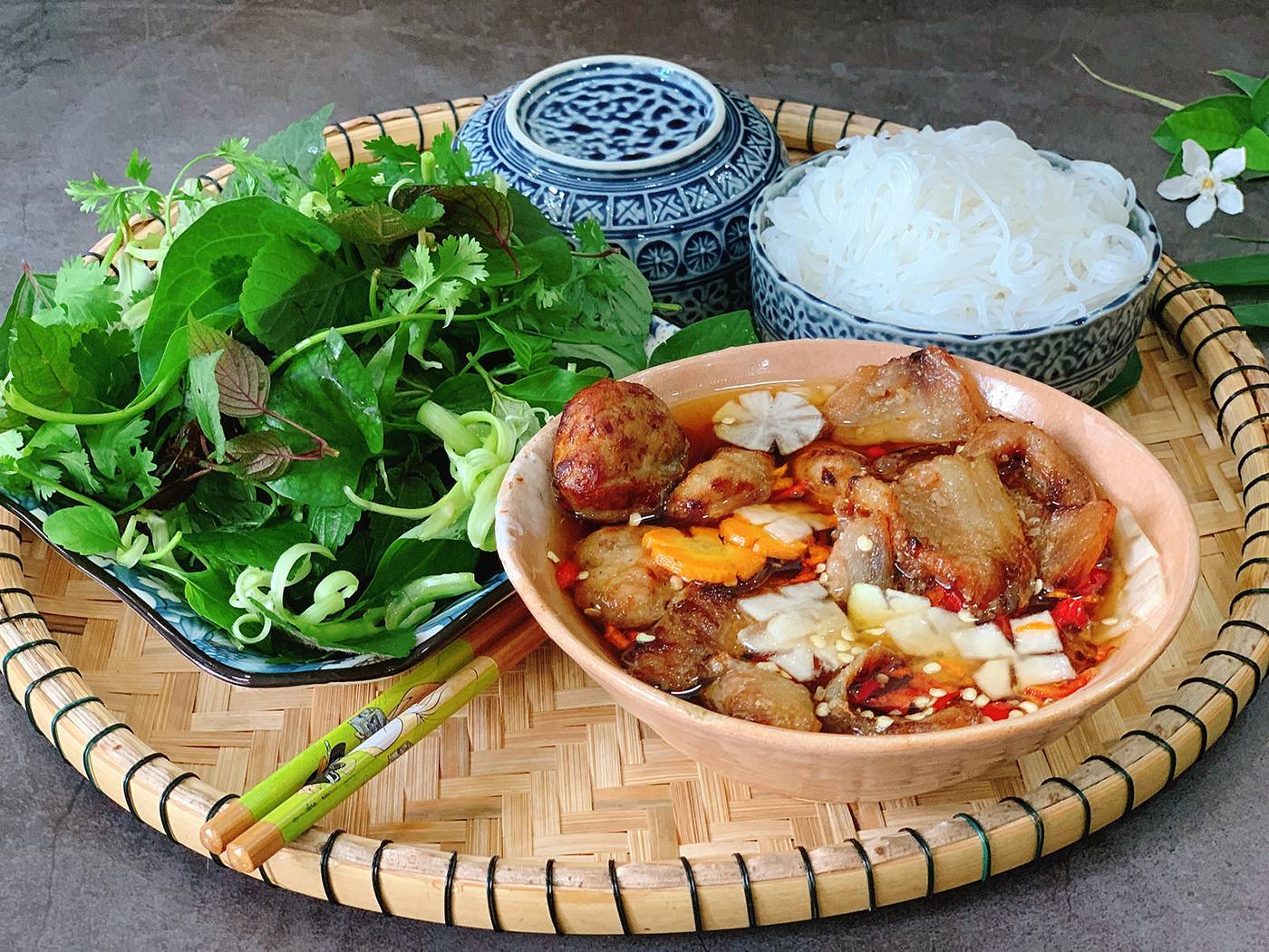 Suất bún chả Hà Nội