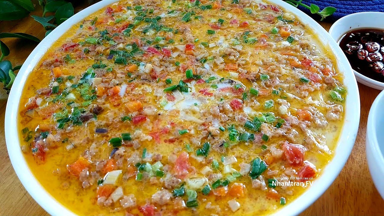 trứng chiên thịt băm rau củ