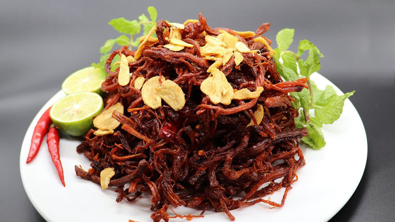 Bò Khô Cháy Tỏi Tự Làm: Món Ăn Vặt Đậm Đà Cho Gia Đình