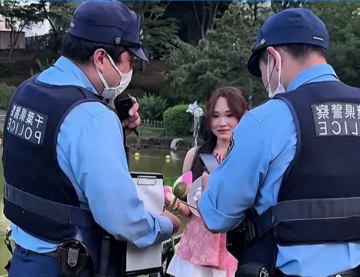du khách tôn trọng văn hóa