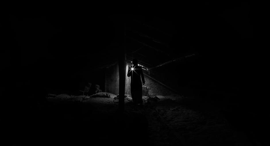 người đàn ông lén ăn