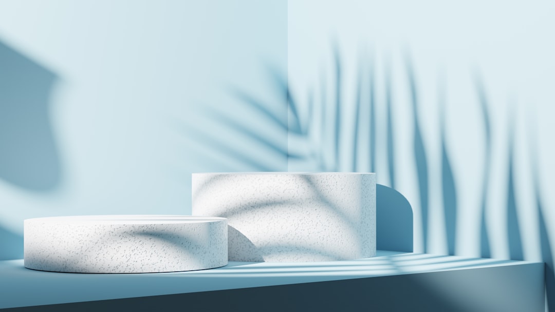 Vỏ gối sạch trên giường ngủ