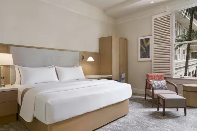 Phòng khách sạn Deluxe với view thành phố