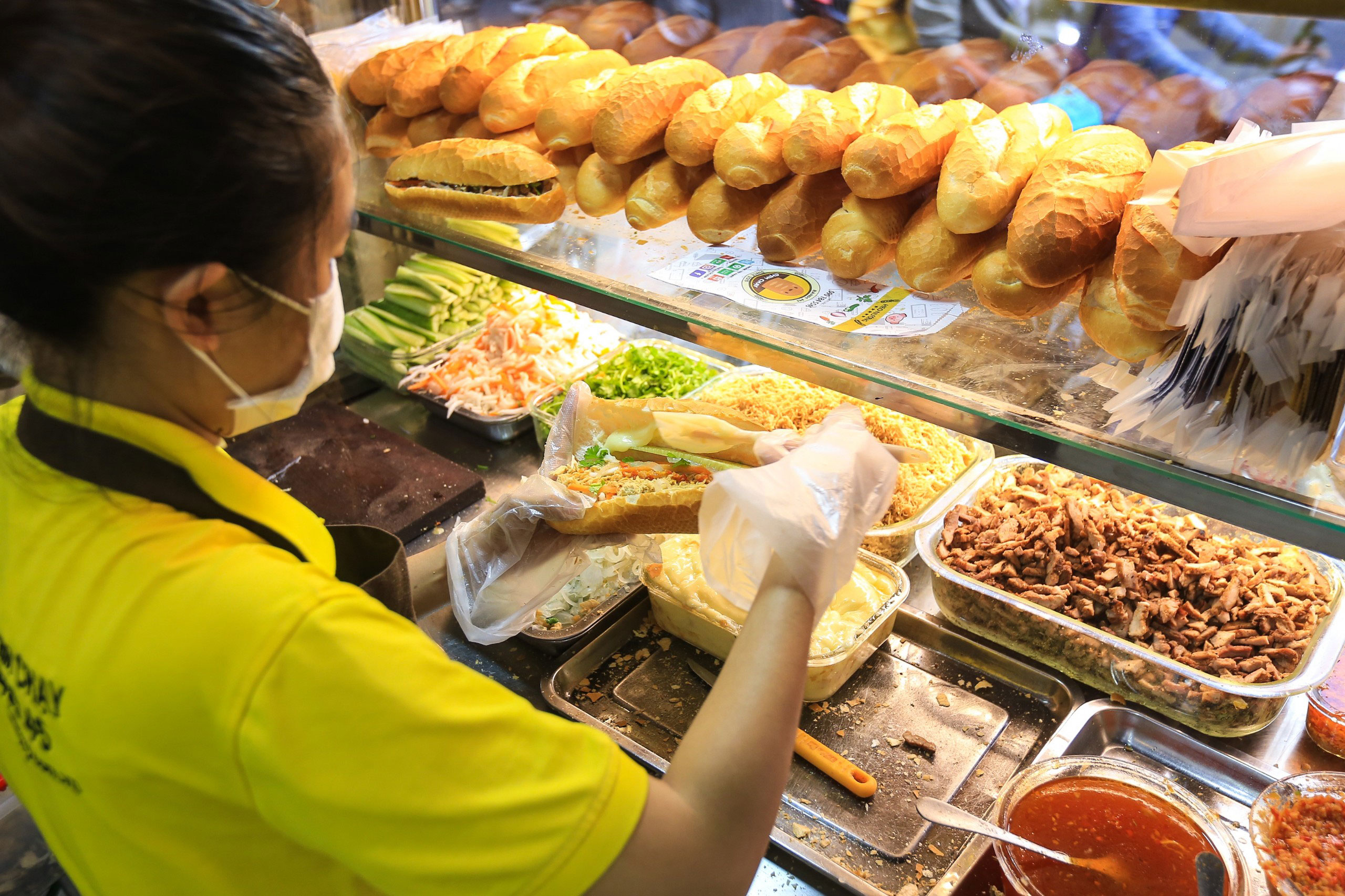 Bánh mì Việt Nam trên xe đẩy