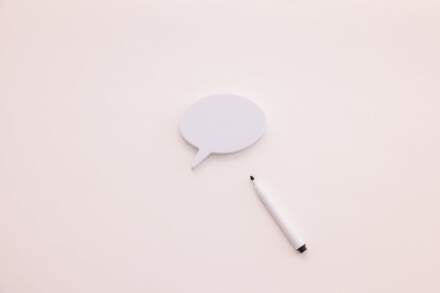 Giải thích đơn giản: Vì sao bóng bay lại lơ lửng trên không?