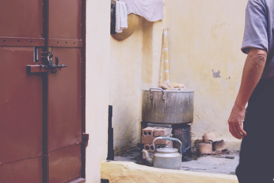 Nồi nước sôi trên bếp