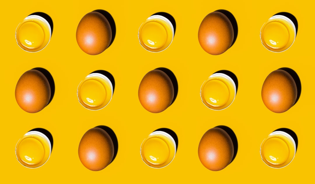 Trứng luộc chín vàng đẹp mắt