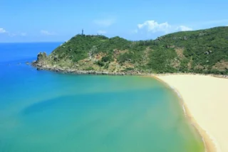 Tìm về bình yên: Kinh nghiệm khám phá bãi biển hoang sơ