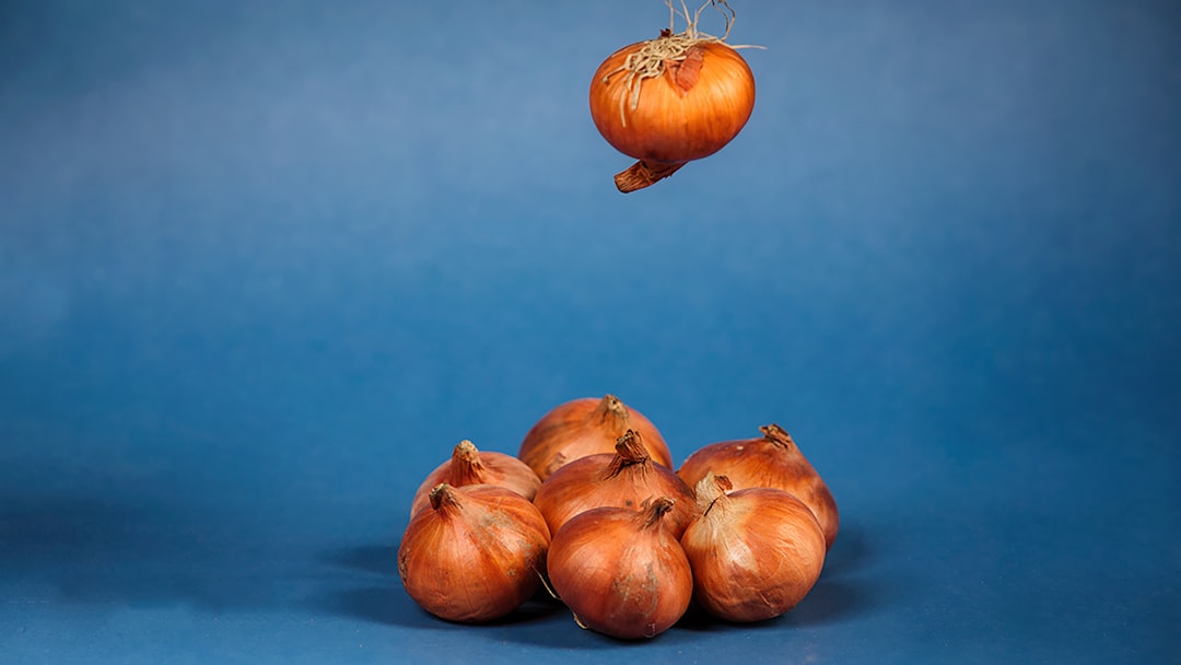 Bóc tỏi nhanh trong 10 giây: Mẹo nhỏ tiết kiệm thời gian bếp núc