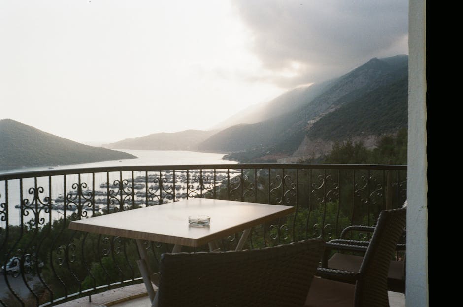 Cảnh biển nhìn từ ban công resort