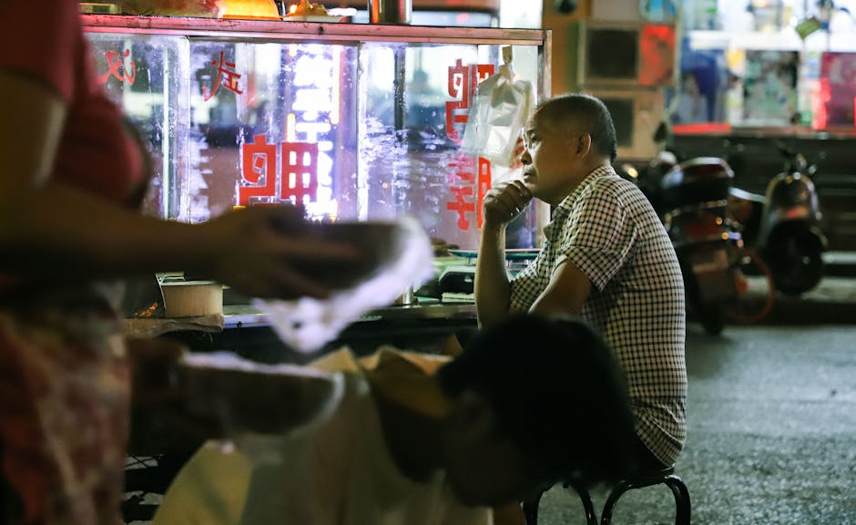 Chợ đêm với nhiều món ăn đường phố