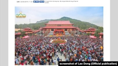 Chùa chiền đông người hành hương