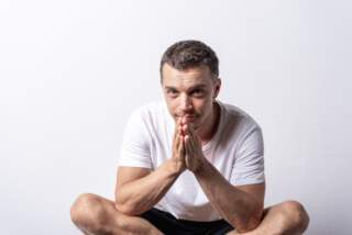 Vì sao khi xát tay vào nhau lại nóng lên? Giải thích đơn giản