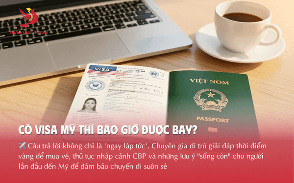 Hộ chiếu và vé máy bay trên bàn