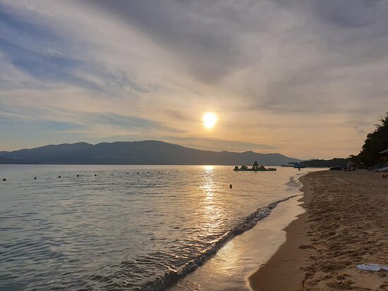 Ngắm hoàng hôn Việt Nam: Những điểm đến đáng cân nhắc