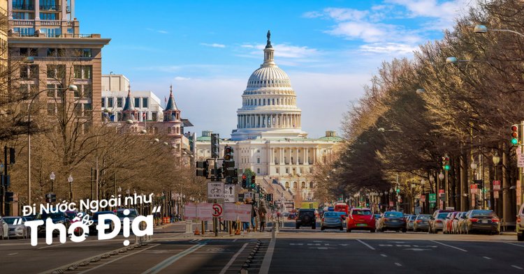 Lịch trình du lịch được ghi chú cẩn thận trên sổ tay