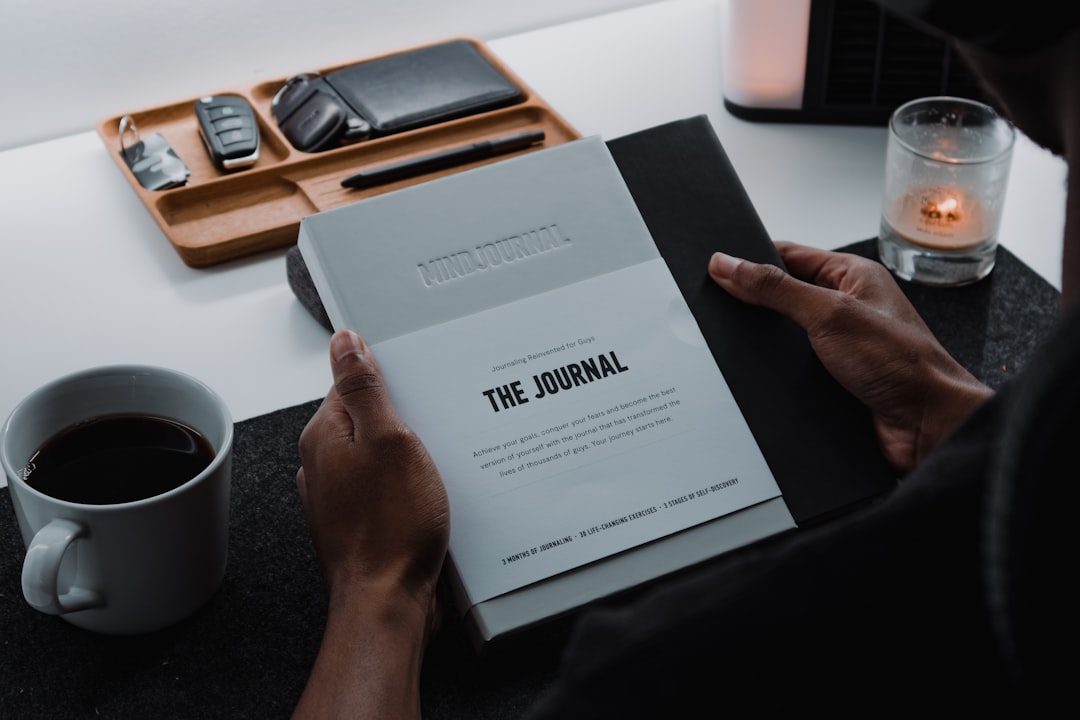 Người dùng đang duyệt các template Notion có sẵn